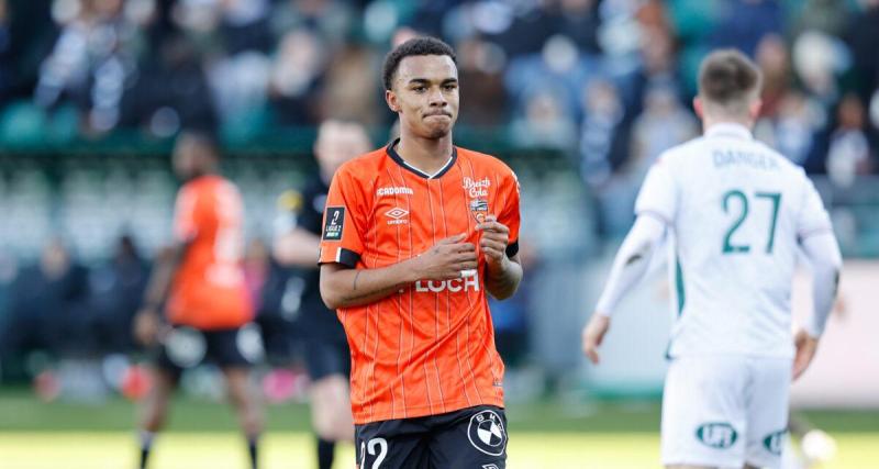  - Lorient : Kroupi transféré en Premier League puis prêté aux Merlus (off)