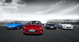 Mazda conjugue 35 ans d'histoire au présent à Rétromobile, avec le MX-5