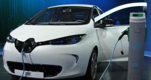 Les voitures électriques restent plus chères mais l'écart avec les thermiques se réduit fortement