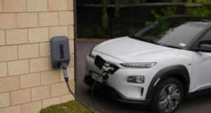 Recharger son véhicule électrique à la maison ? Ce changement qui pourrait concerner la moitié des Français