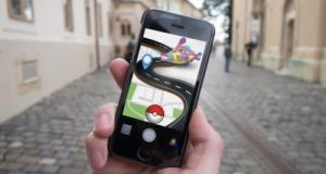 Il pensait tomber sur un voleur en plein repérage, il était dans sa voiture pour chasser des Pokemon 