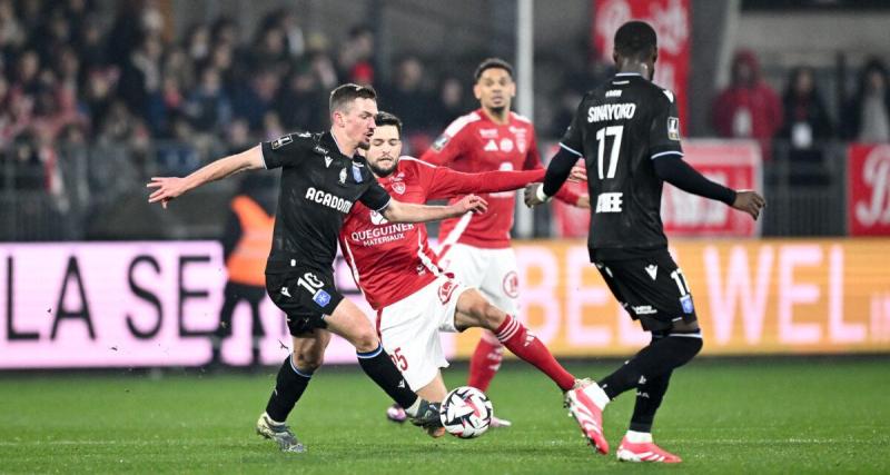  - Auxerre surprend Brest à la pause
