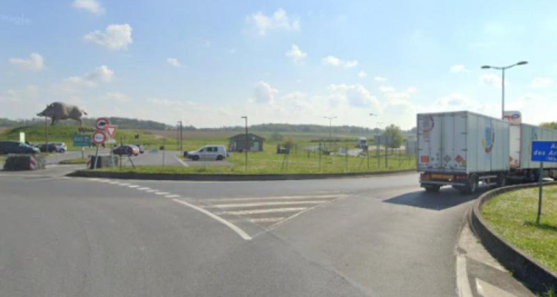  - Un véhicule prend feu dans une station-service, obligée de fermer pendant plusieurs heures