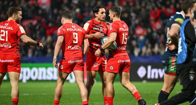  - Stade Toulousain : un entraîneur voit un joueur être appelé avec les Bleus, derrière Dupont