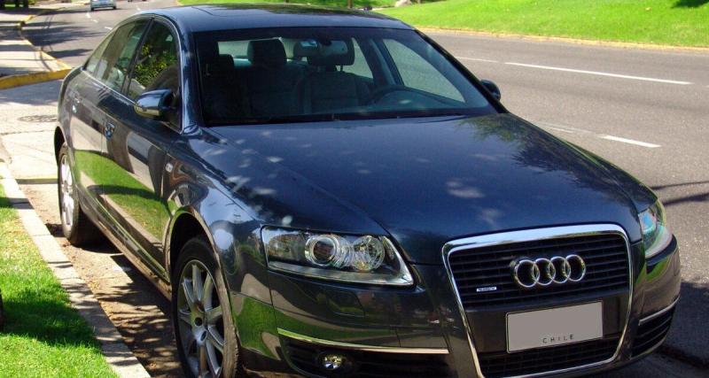 - Une Audi A6 a croisé le chemin d'un tracteur : dégâts assurés, aucun blessé