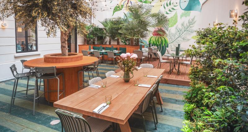 Trois Terrasses cachées à Paris pour une pause enchantée - Le Patio du Belleval : un jardin secret en plein cœur de la ville