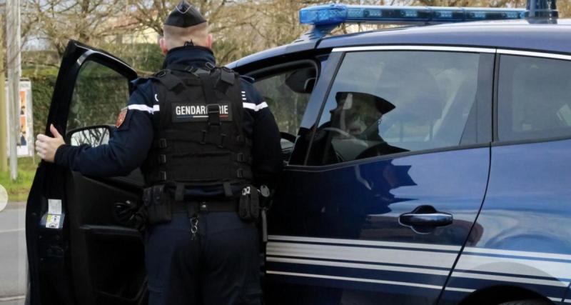  - Un couple rentre de deux soirées et perdent leurs permis au même moment