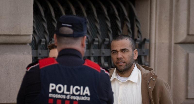  - PSG, Barça : Dani Alves poursuivi par un ancien club !