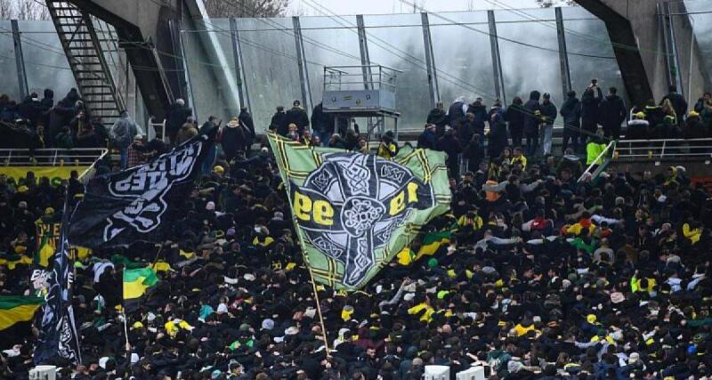  - Nantes : la discussion tendue entre les joueurs et les supporters après la défaite contre Strasbourg