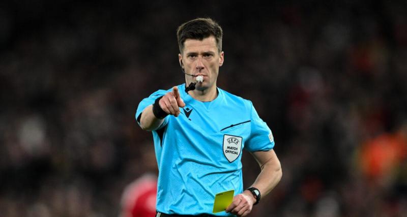  - Le geste fair-play génial d'un joueur de Manchester United avec un arbitre français