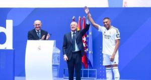 Real Madrid : Pérez serait totalement sous le charme de Mbappé