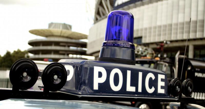  - Un faux policier veut « aider » les forces de l'ordre après un dépassement un peu trop rapide... Il finit en garde à vue