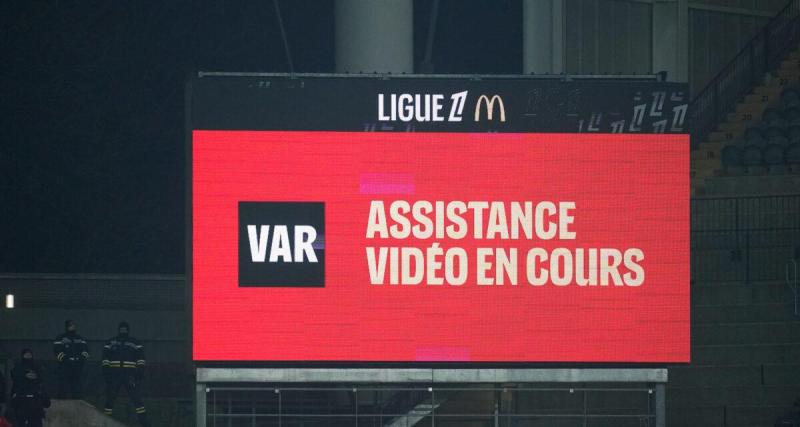  - Énorme scandale, un arbitre VAR sur des paris sportifs en plein match !