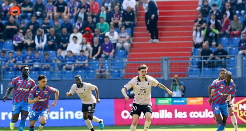  - À la pause, Caen punit par Metz