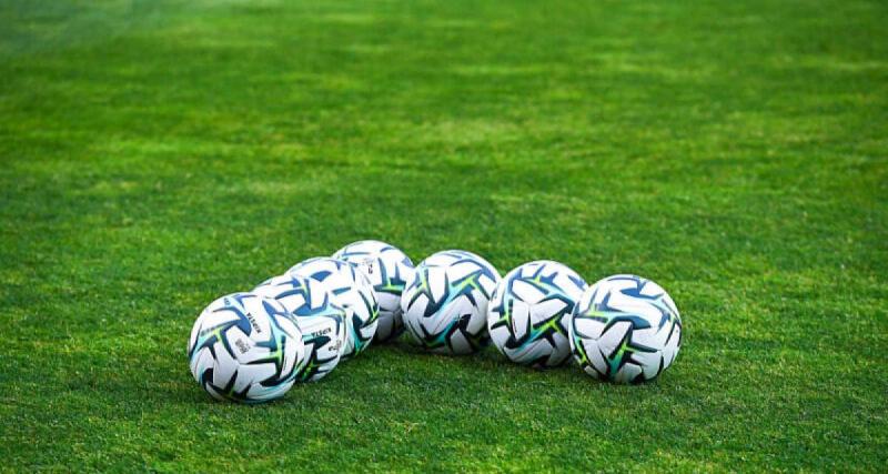  - Ligue 2 : Lorient-Pau, Troyes-Red Star... les compositions officielles