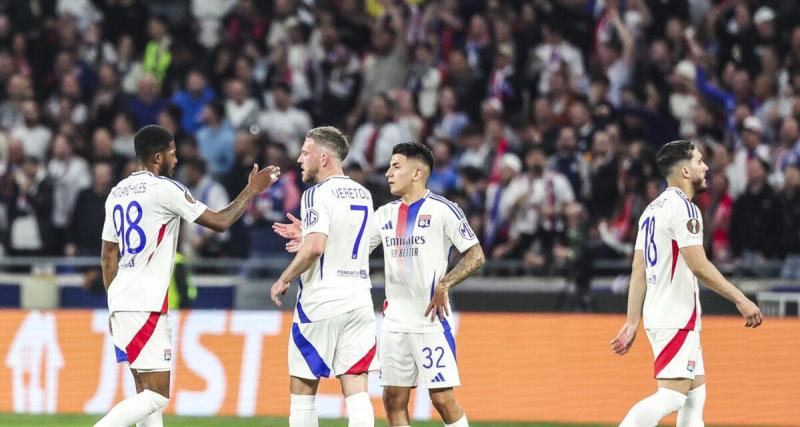  - L'OL rejoint juste avant la pause par Manchester United