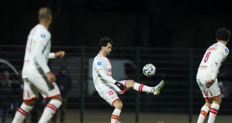  - National : Adrian Dabasse (Nancy) a reçu son trophée de meilleur joueur du mois de mars