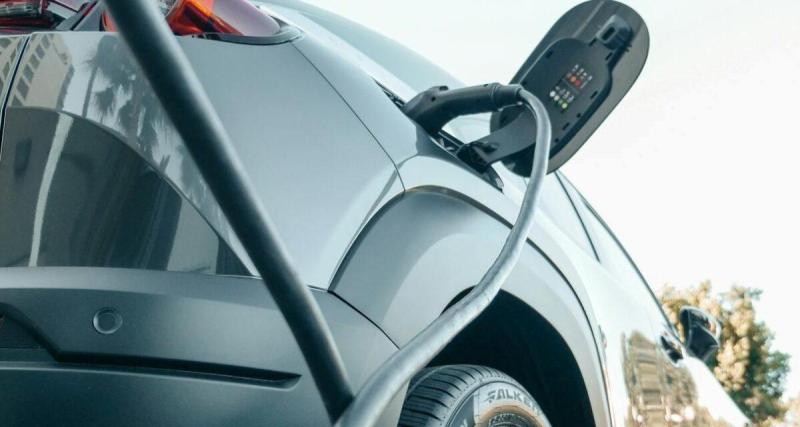  - 1 200 €, la recharge de sa voiture électrique lui coûte très cher