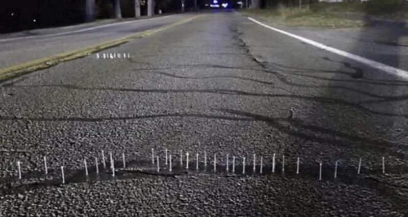  - Une route truffée de clous sur 500 mètres sabote de nombreuses voitures
