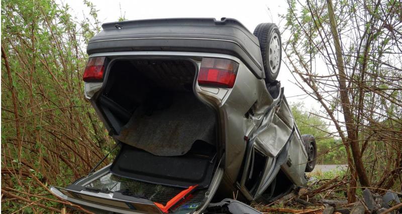  - Il devait se rendre à la salle de sport, perd le contrôle de sa voiture et finit sur le toit