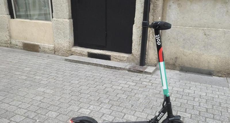  - À 70 km/h en trottinette, il transporte une impressionnante cargaison de drogue