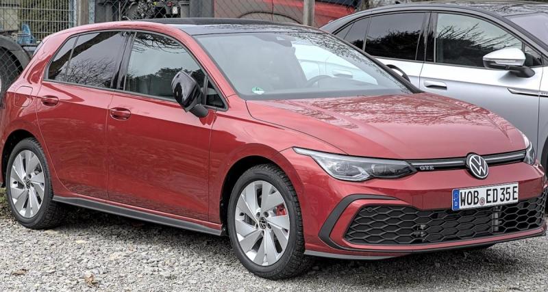  - Lors d'un contrôle routier, il se rend compte que sa voiture est déclarée volée