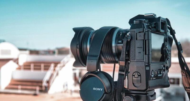  - Il photographie les voitures depuis un pont : les GPS le prennent pour un radar