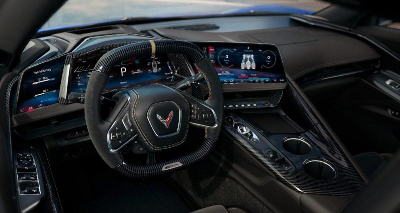  - La Chevrolet Corvette fait du ménage à l’intérieur pour sa mise à jour