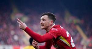 Liverpool : Roberton vole au secours d’Alexander Arnold, conspué à Anfield