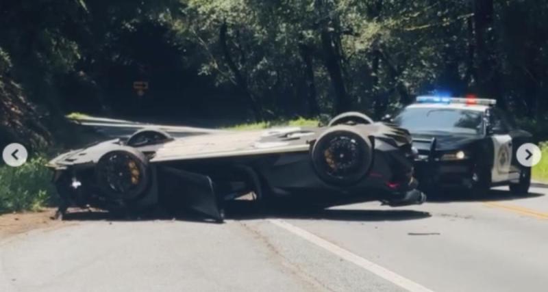  - Une Lamborghini Huracan retournée sur la voie : les gendarmes emploient la manière forte pour la dégager