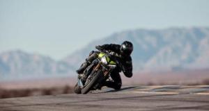 Triumph Speed Triple 1200 RX : la furie sous votre contrôle