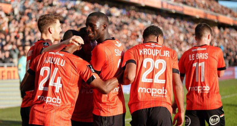  - Lorient : trois Merlus poussés vers la sortie