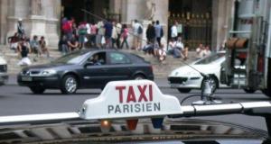 En grève, les chauffeurs de taxis mettent la pression au gouvernement