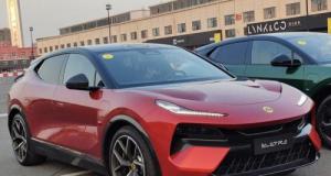 Charles III adopte un SUV Lotus électrique de luxe, au prix controversé