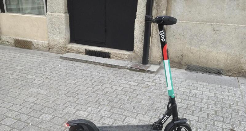  - Flashé à 82 km/h alors que sa limitation est de 25km/h, une trottinette surprend les gendarmes