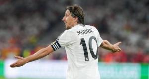 Real Madrid : qui va récupérer le 10 de Modric ? Quatre possibilités… dont Mbappé !