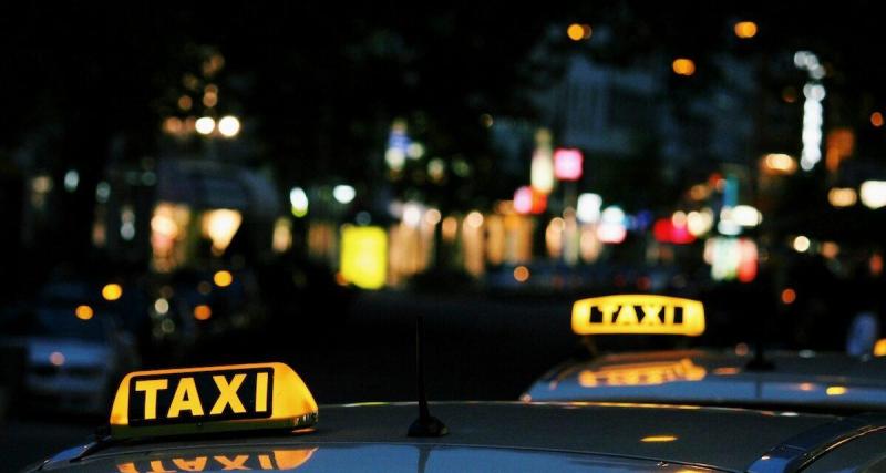  - Insolite : elle accouche sur le trottoir après le refus d’un taxi de l’emmener à l’hôpital