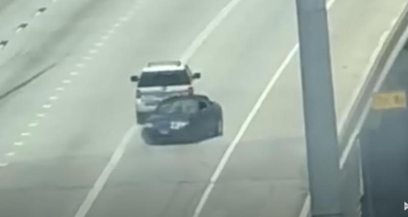  - Il remorque sa voiture et réalise des zigzague sur l'autoroute, un conducteur sème la panique