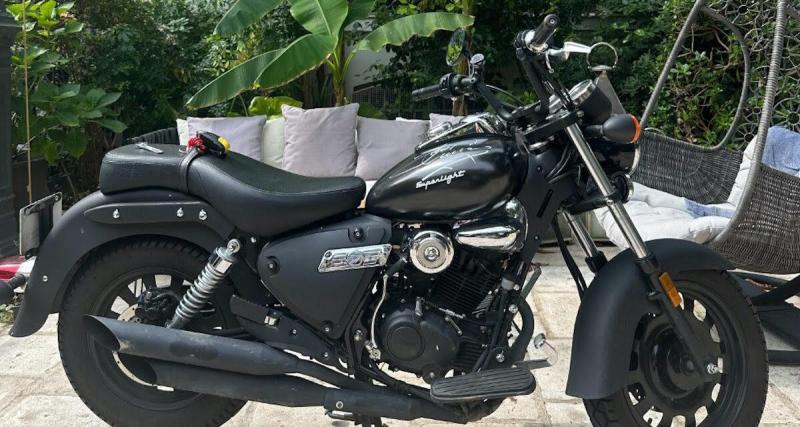  - Cette moto signée par une légende du cinéma aux enchères à un prix canon !