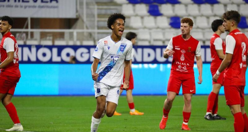  - Auxerre : un grand espoir du centre signe professionnel (off)