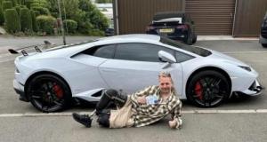 Le propriétaire d’une Lamborghini sur une place handicapée crée le buzz… Alors qu’il possède la carte