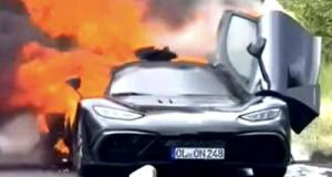 Une des hypercars Mercedes les plus rares au monde part en fumée dans un incendie