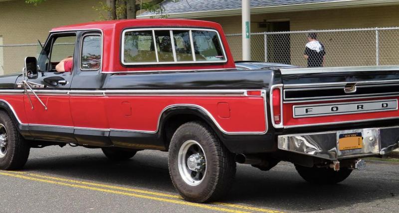 - Il laisse enfermer son Ford Ranger dans un conteneur pendant plus de 20 ans, le résultat est bluffant