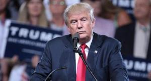 Donald Trump remet une pièce dans la machine dit encore non aux voitures électriques