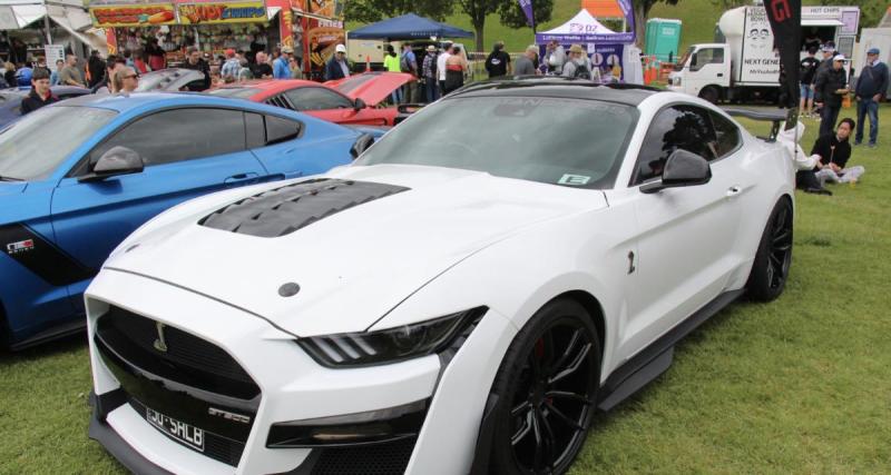  - Une Mustang GT500 quitte un meeting… et perd son train arrière