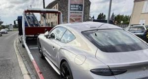 Flashé à 158 km/h au volant d'une Bentley et avec une enfant non attachée, il choisit le pire jour pour ignorer les règles