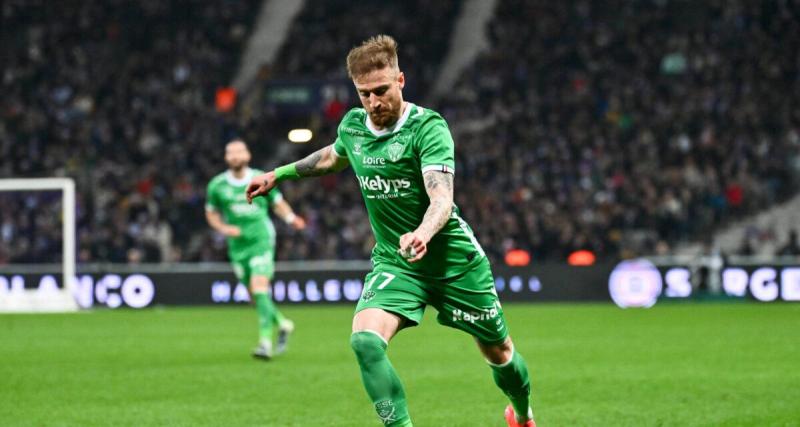  - Saint-Étienne : un indésirable des Verts courtisé par plusieurs clubs étrangers