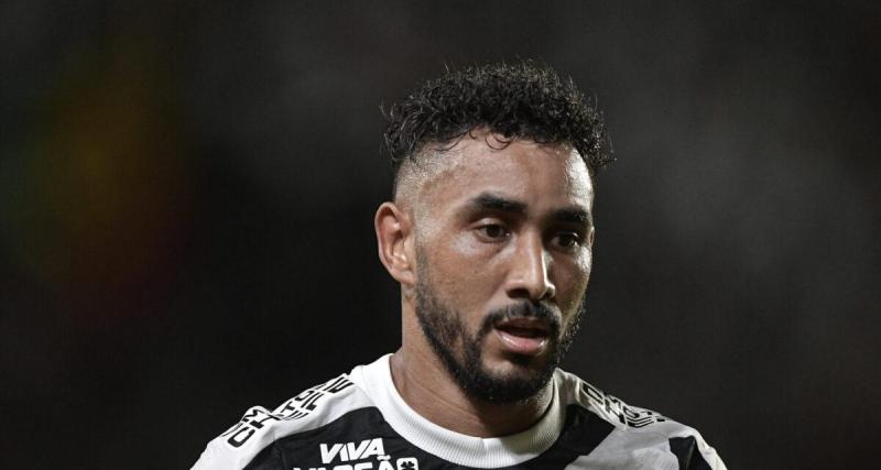  - Étranger : Dimitri Payet mis en examen pour "violences psychologiques"