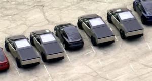 Des centaines de Tesla s'entassent dans un parking abandonné