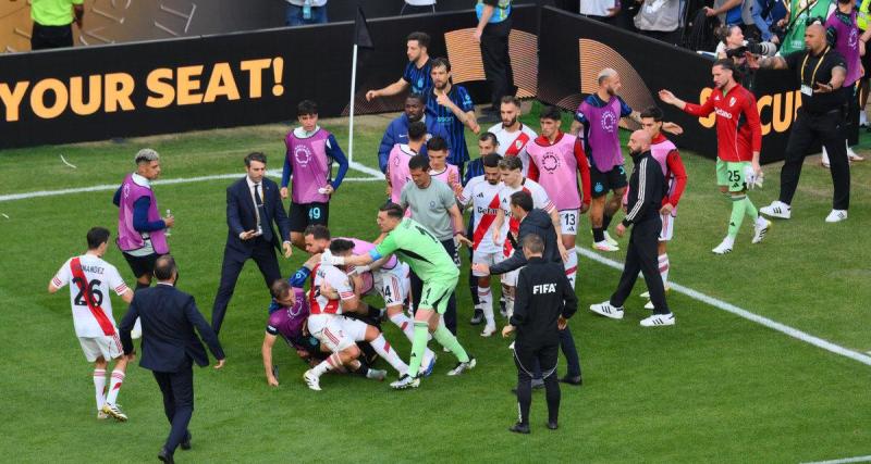  - Altercation lunaire entre deux joueurs à la Coupe du monde des clubs !